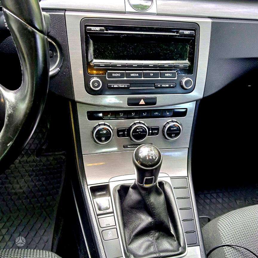 Volkswagen Passat 2014 — photo 14