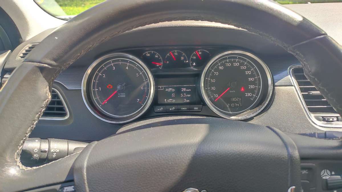Peugeot 508 2014 — photo 11