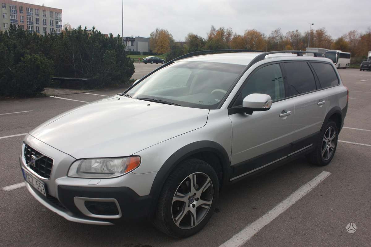 Volvo XC70 2008 — rear view