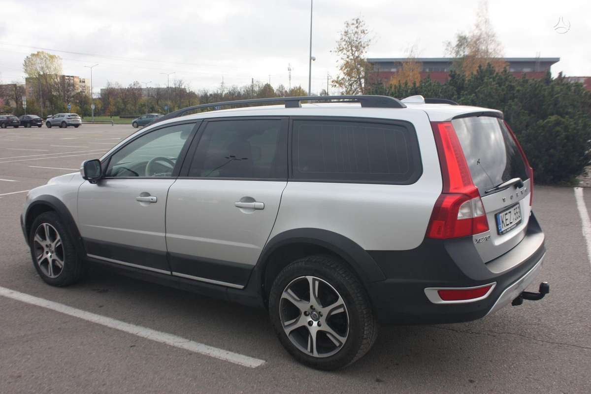 Volvo XC70 2008 — interior