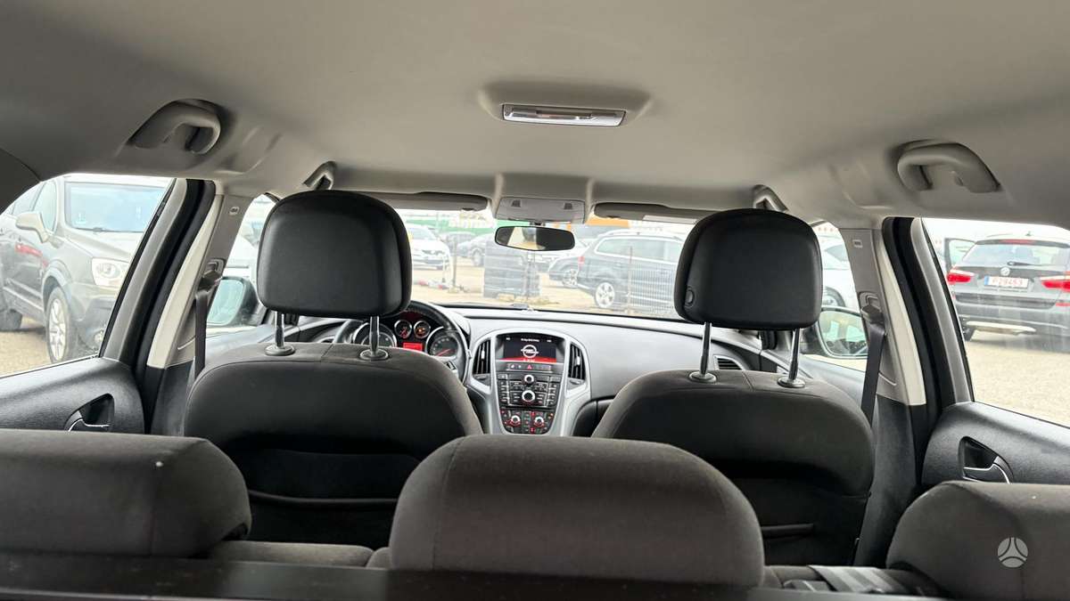 Opel Astra 2014 — photo 21