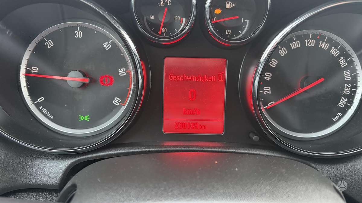 Opel Astra 2014 — photo 27