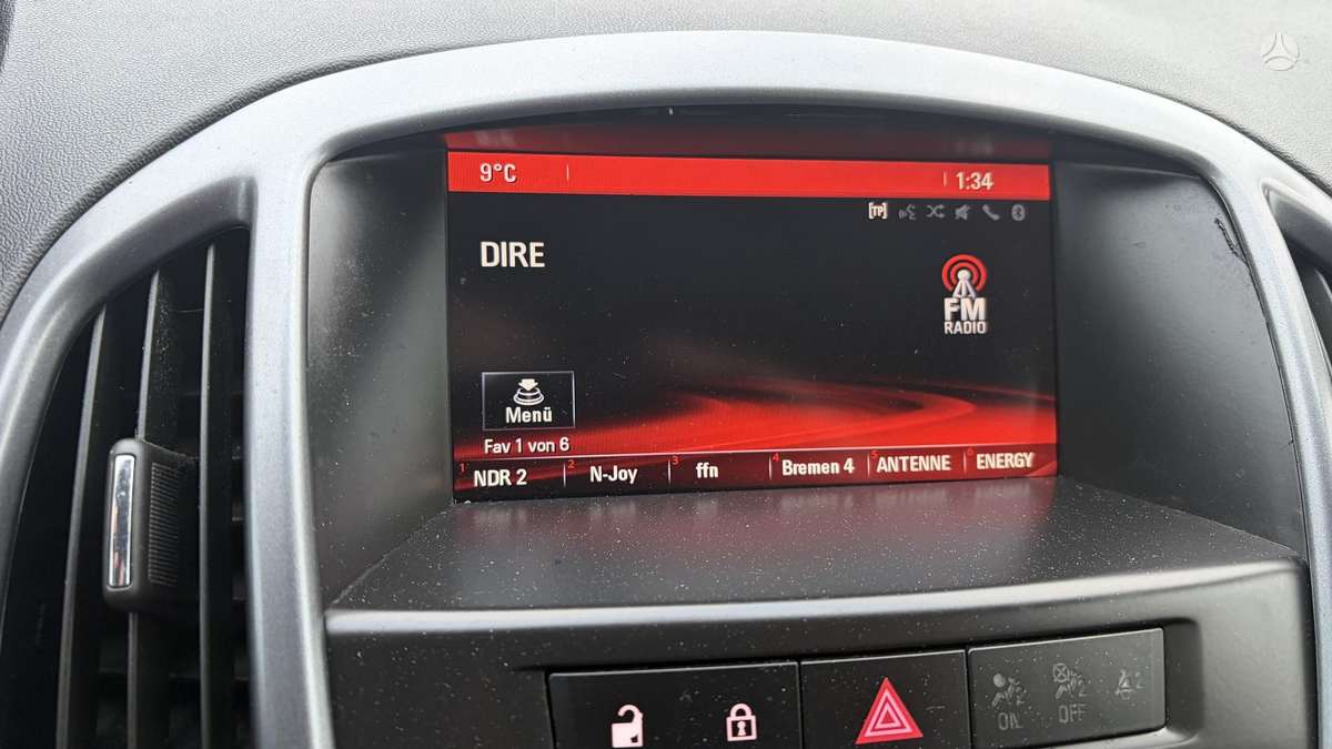 Opel Astra 2014 — photo 28