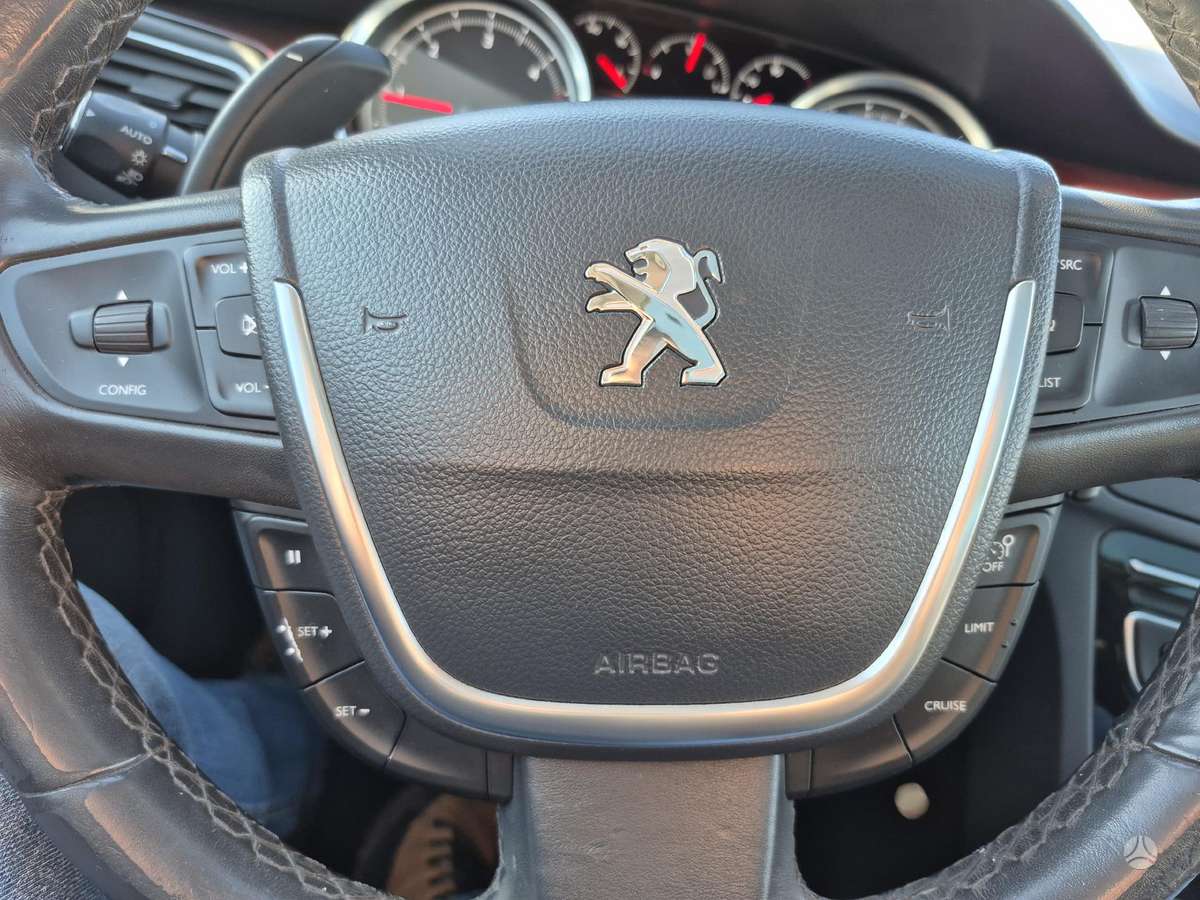 Peugeot 508 2015 — photo 28