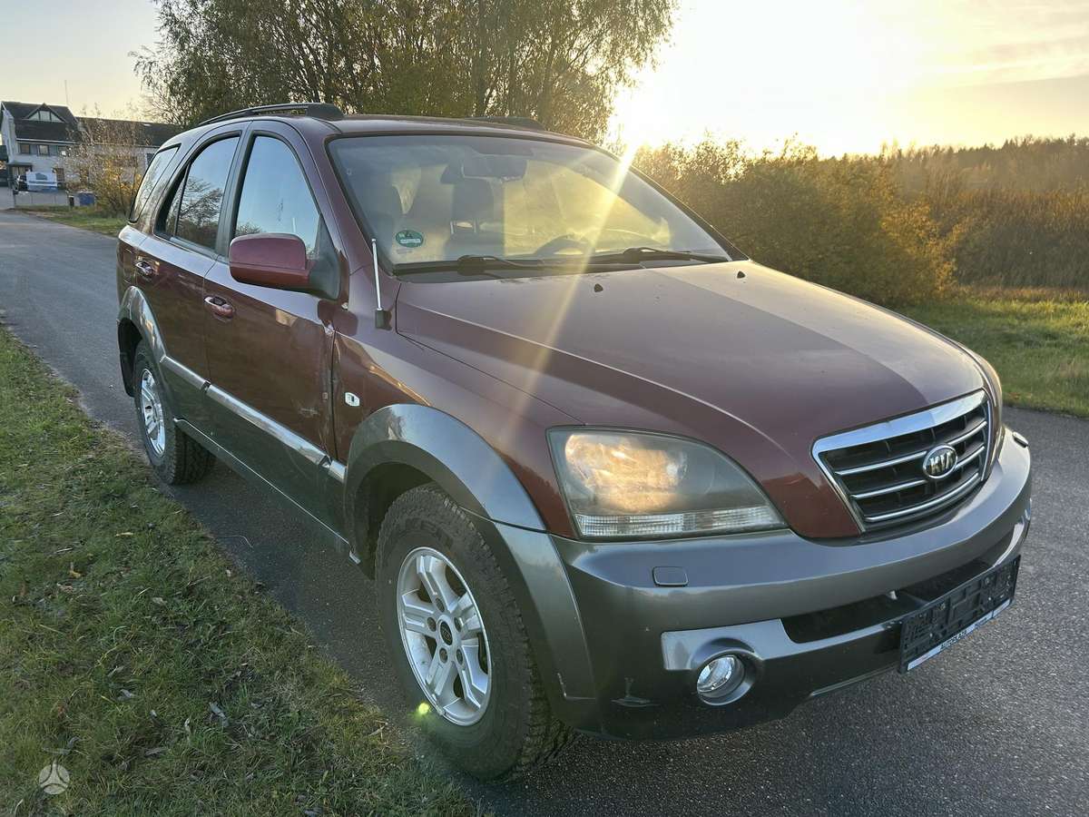 Kia Sorento 2006 — rear view