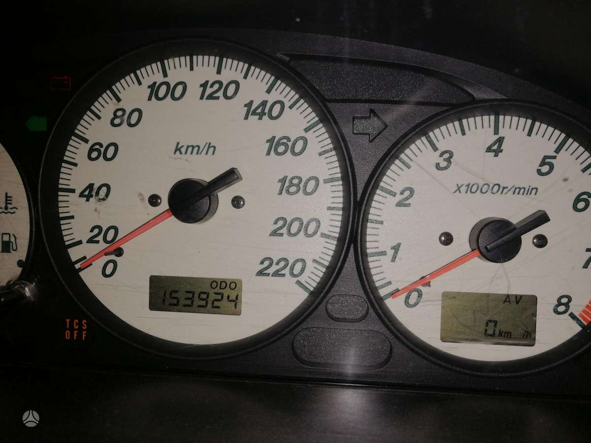 Mazda Premacy 2004 — вигляд ззаду