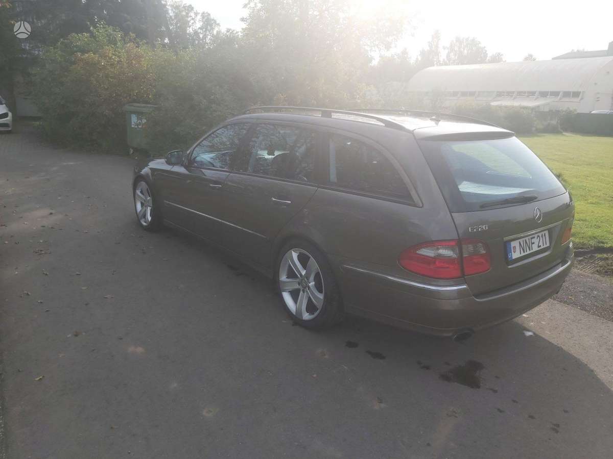 Mercedes-Benz E220 2008 — photo 9