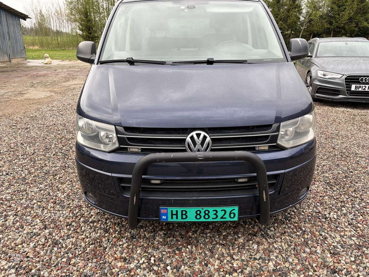 Volkswagen Transporter 2010 — rear view