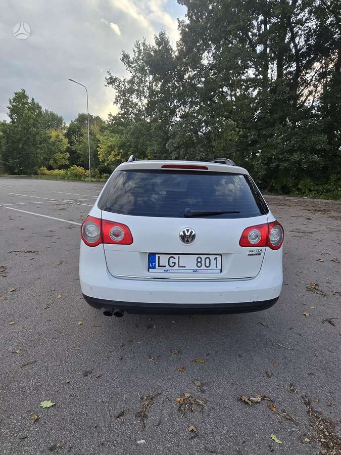 Volkswagen Passat 2008 — rear view