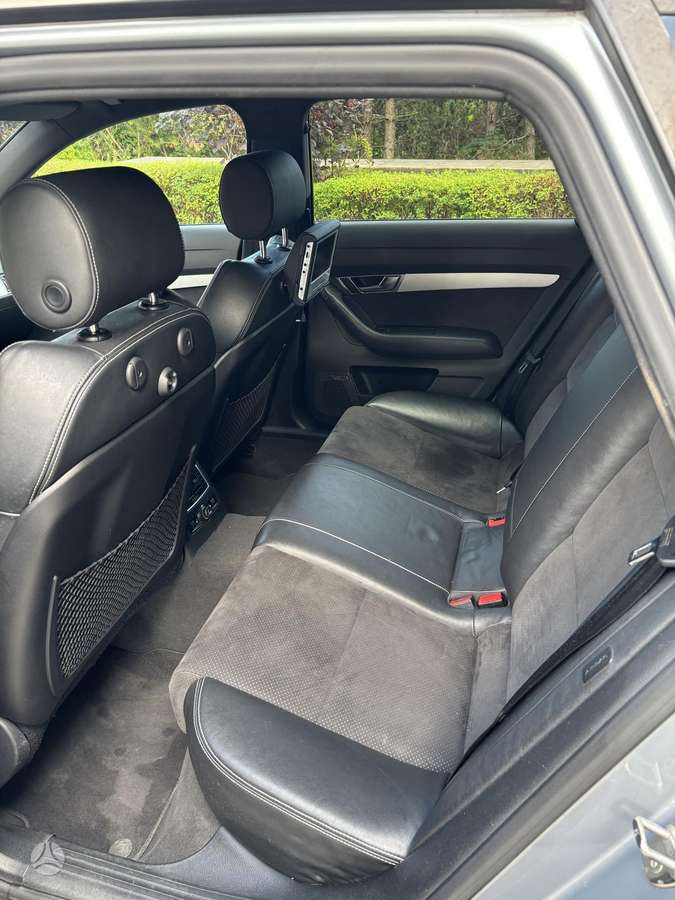 Audi A6 2010 — interior