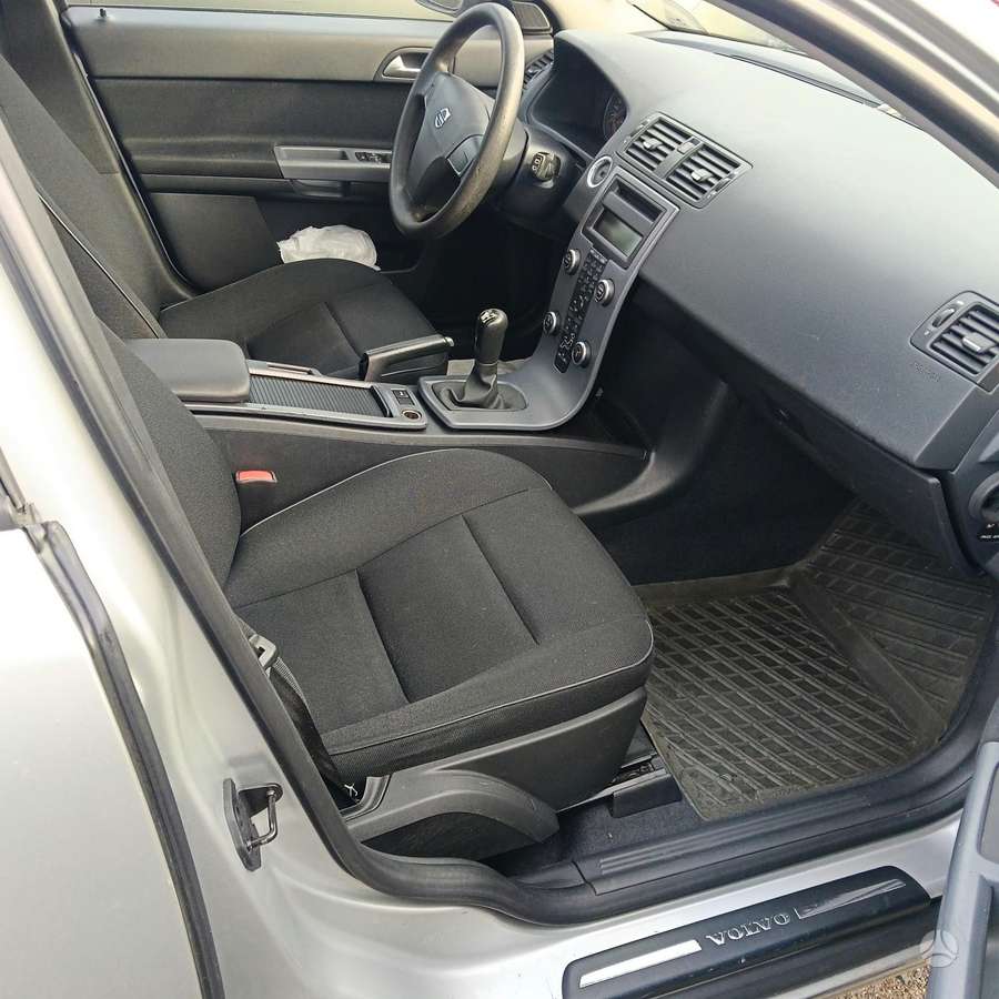 Volvo V50 2011 — photo 5