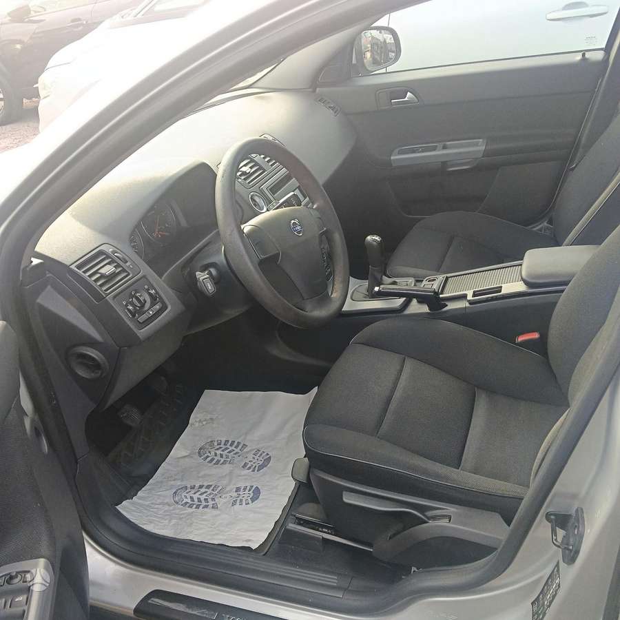 Volvo V50 2011 — photo 6