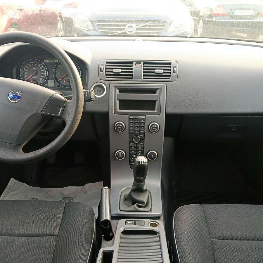Volvo V50 2011 — photo 7