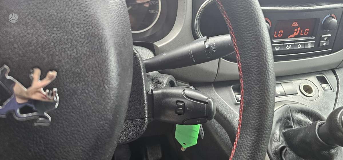Peugeot Partner 2009 — photo 18