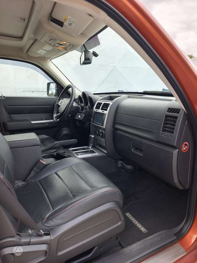 Dodge Nitro 2008 — photo 6