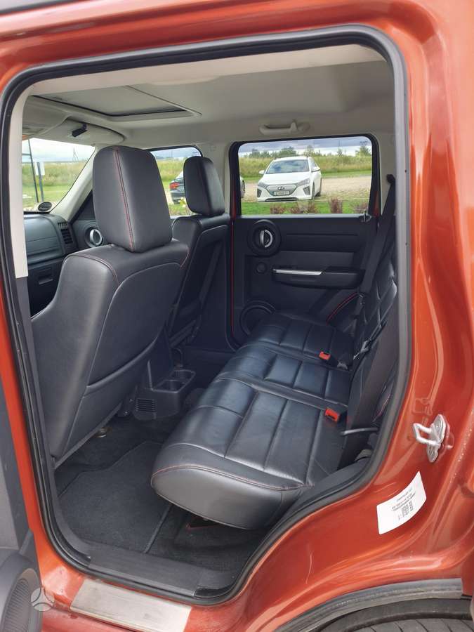 Dodge Nitro 2008 — photo 7
