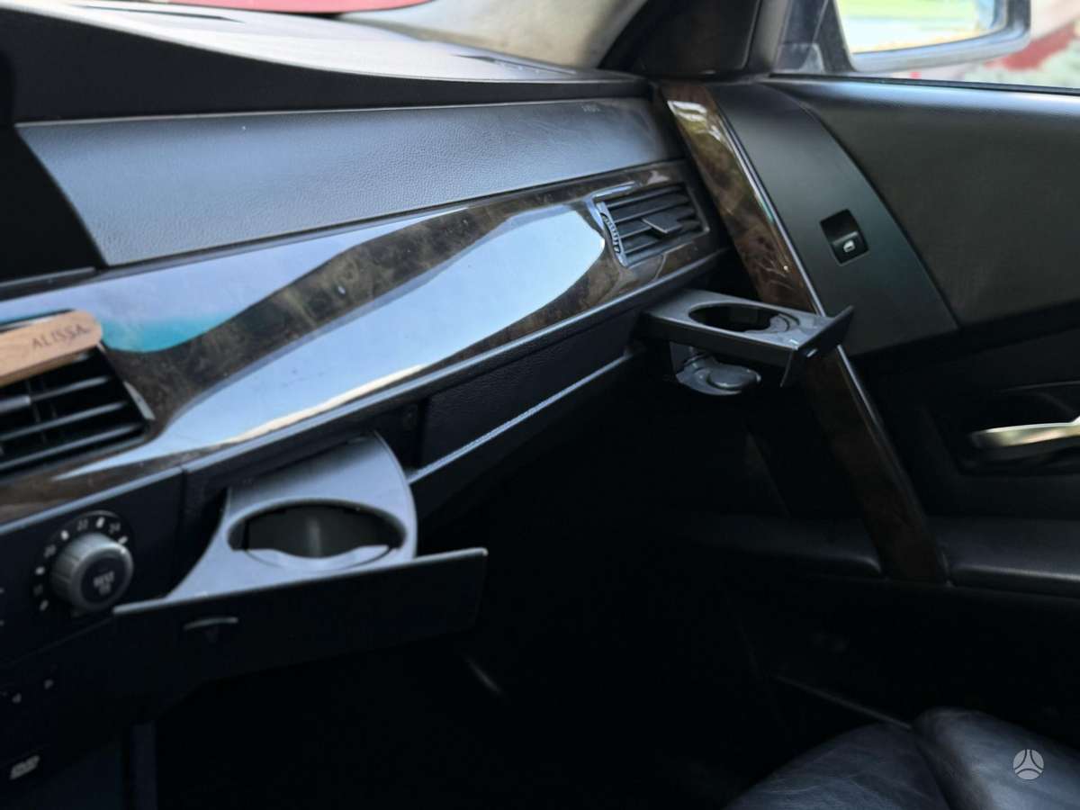 BMW 525 2006 — photo 17