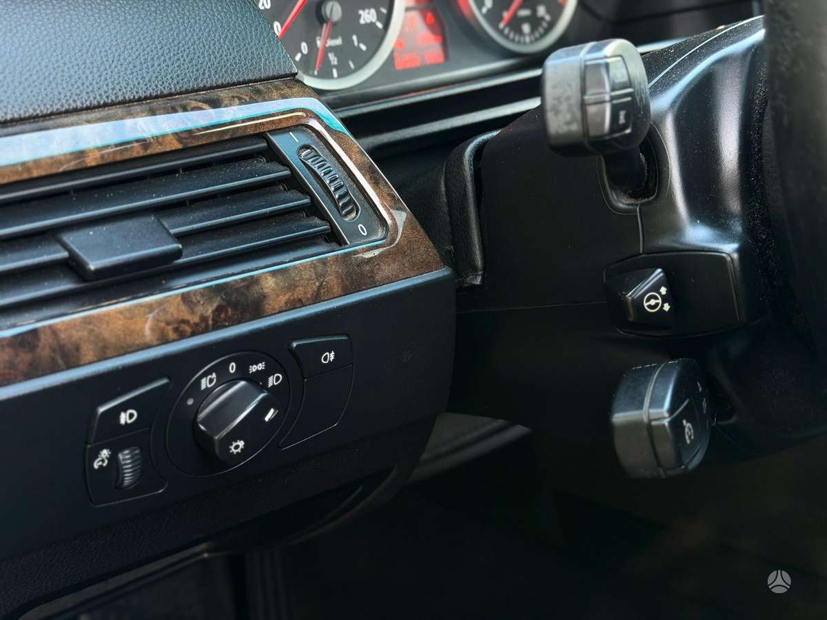 BMW 525 2006 — photo 21