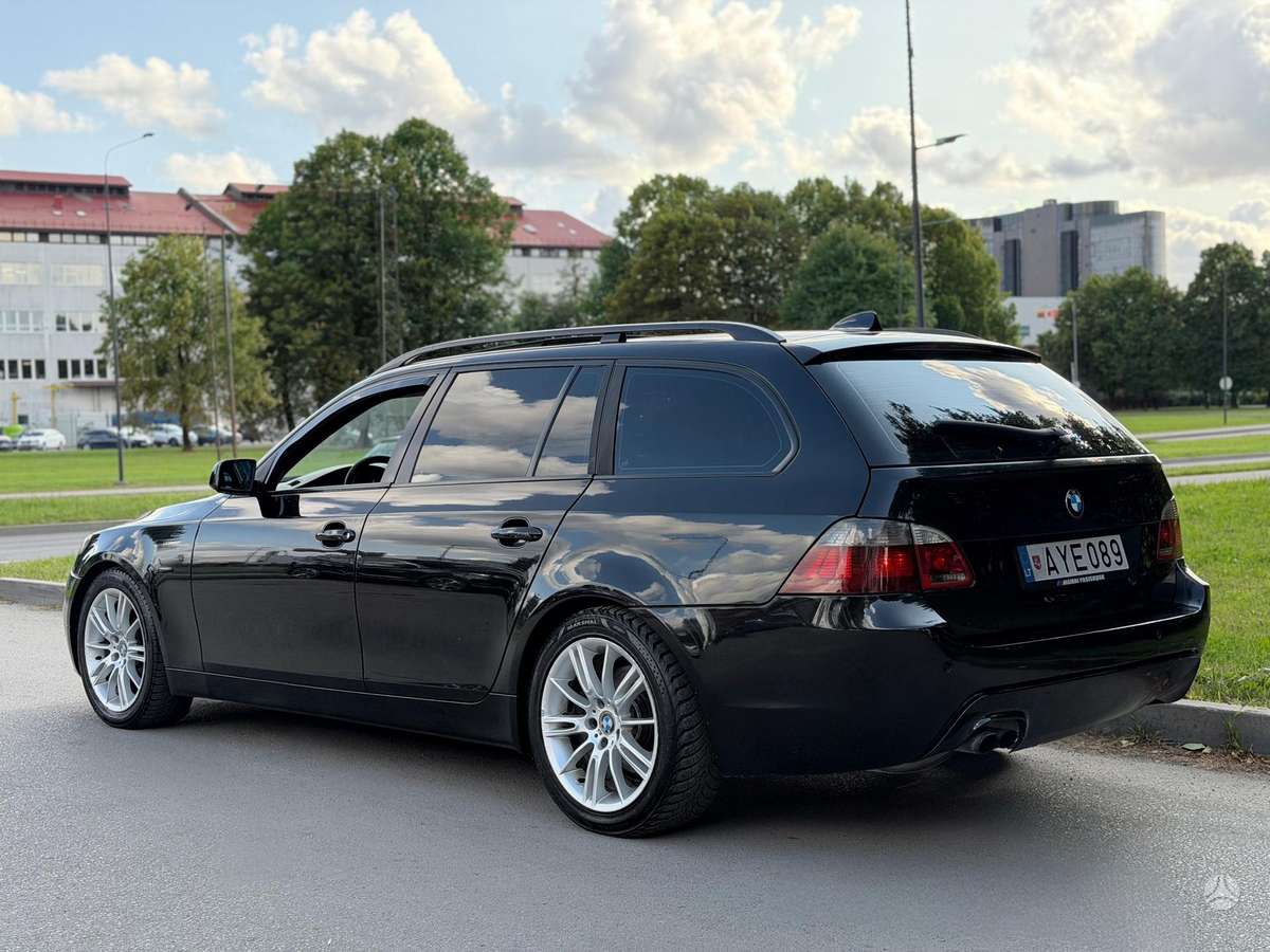 BMW 525 2006 — interior