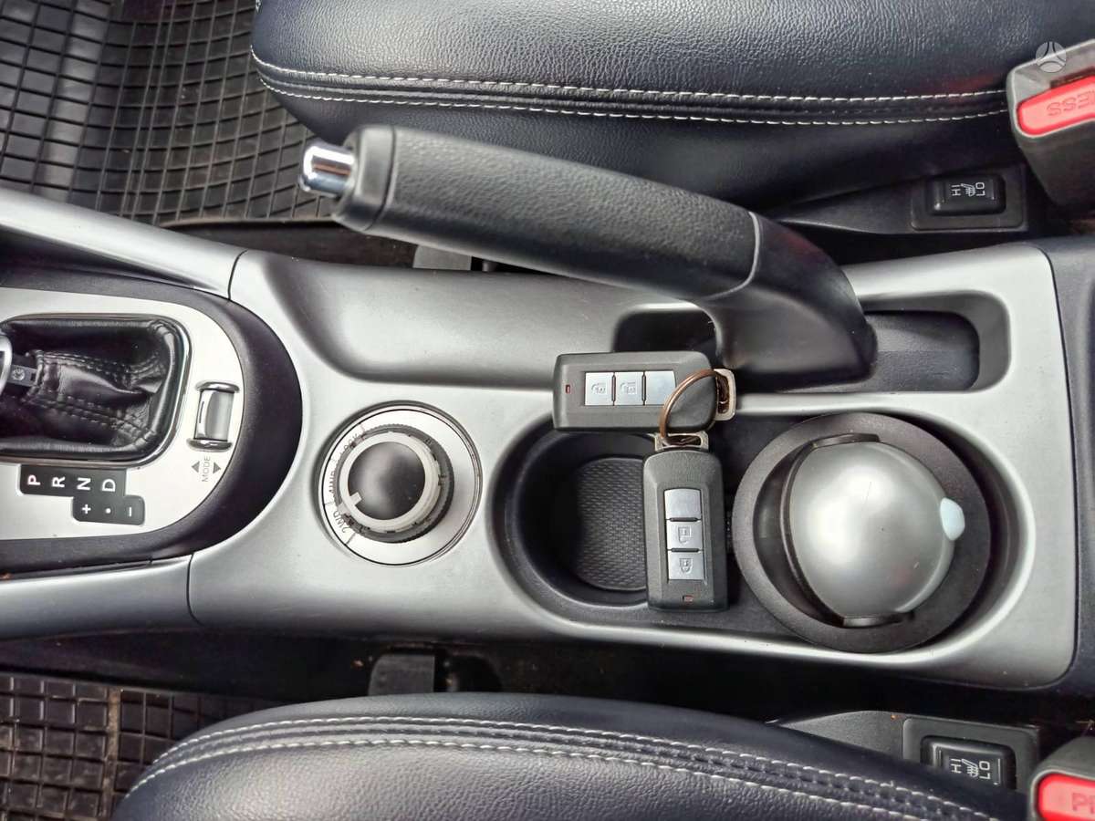 Mitsubishi Outlander 2012 — photo 11