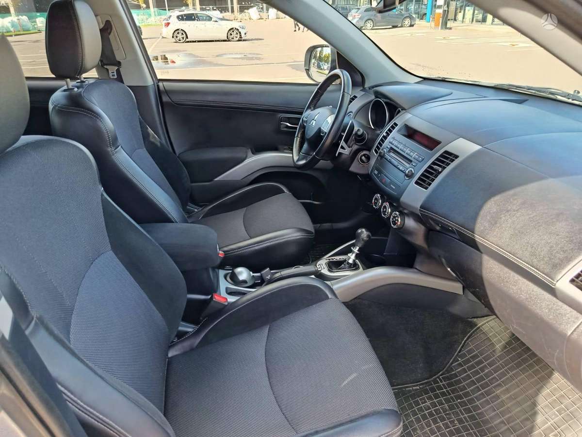 Mitsubishi Outlander 2012 — photo 12