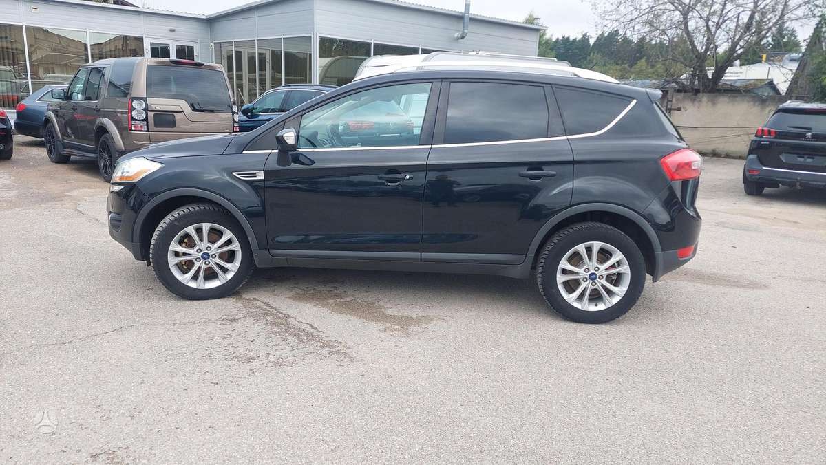 Ford Kuga 2012 — салон