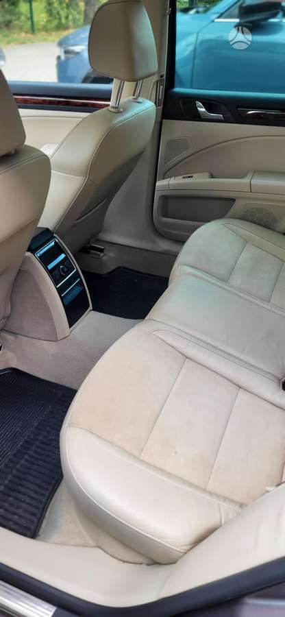 Skoda Superb 2011 — photo 11