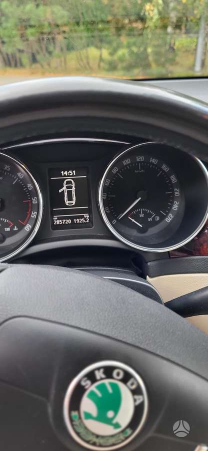 Skoda Superb 2011 — photo 6