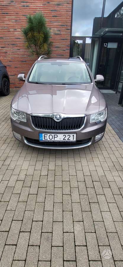 Skoda Superb 2011 — photo 7