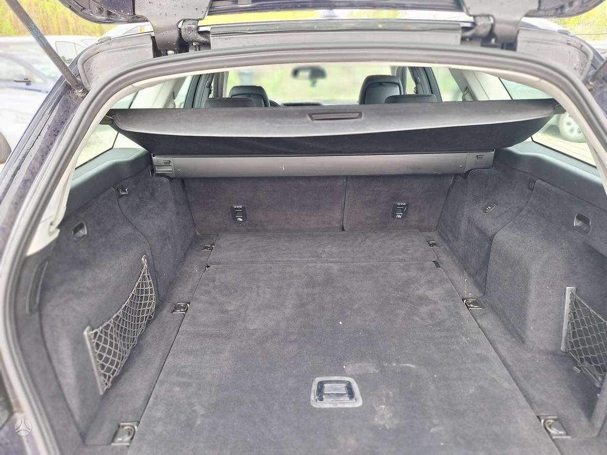 Mercedes-Benz E220 2010 — photo 11