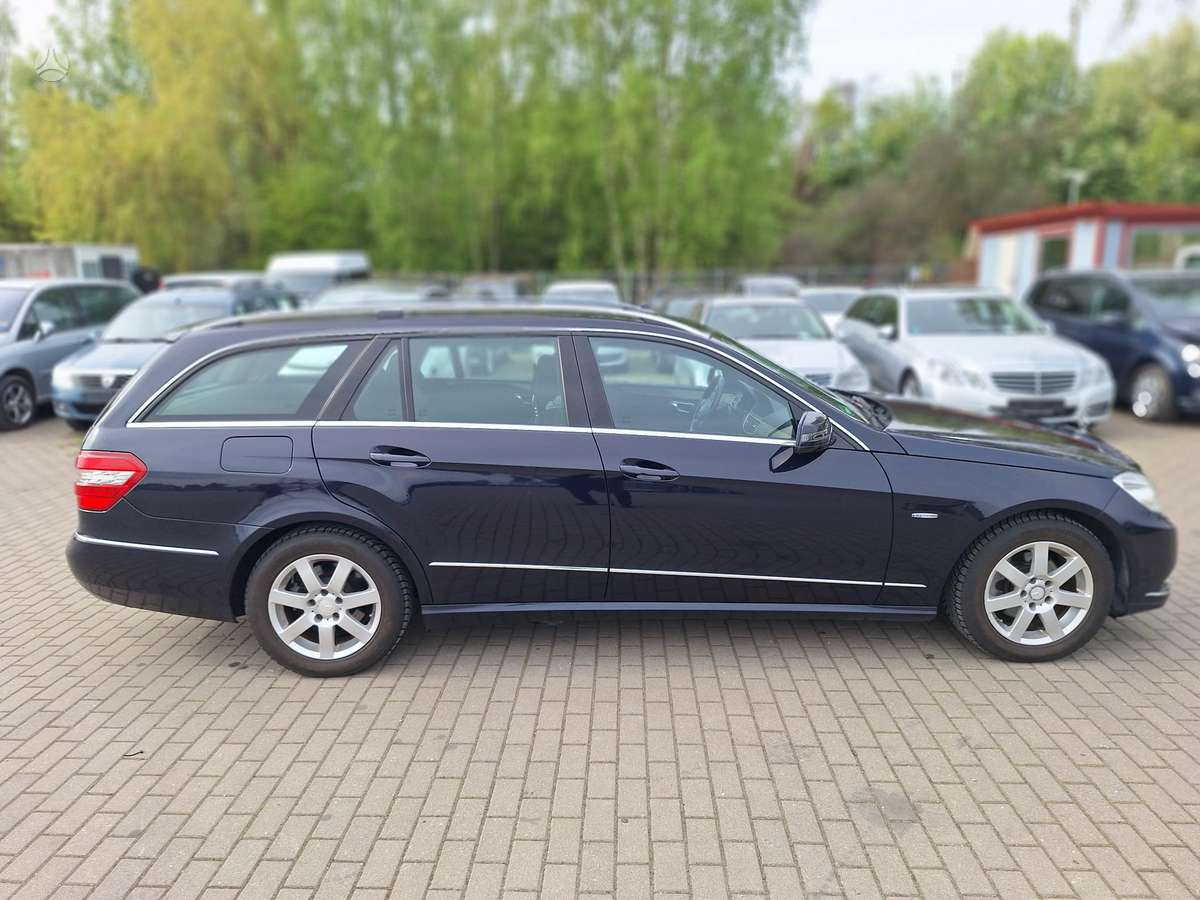 Mercedes-Benz E220 2010 — photo 5
