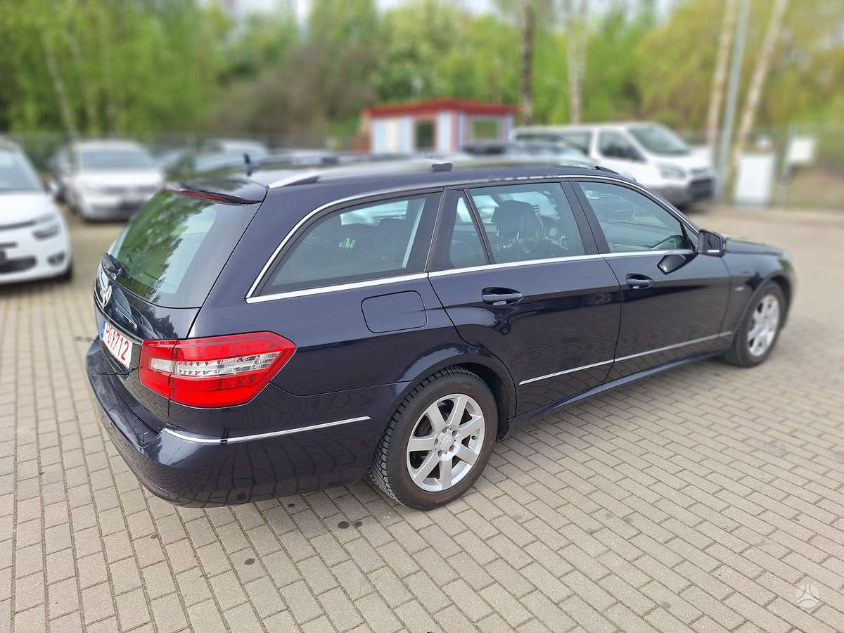 Mercedes-Benz E220 2010 — photo 6