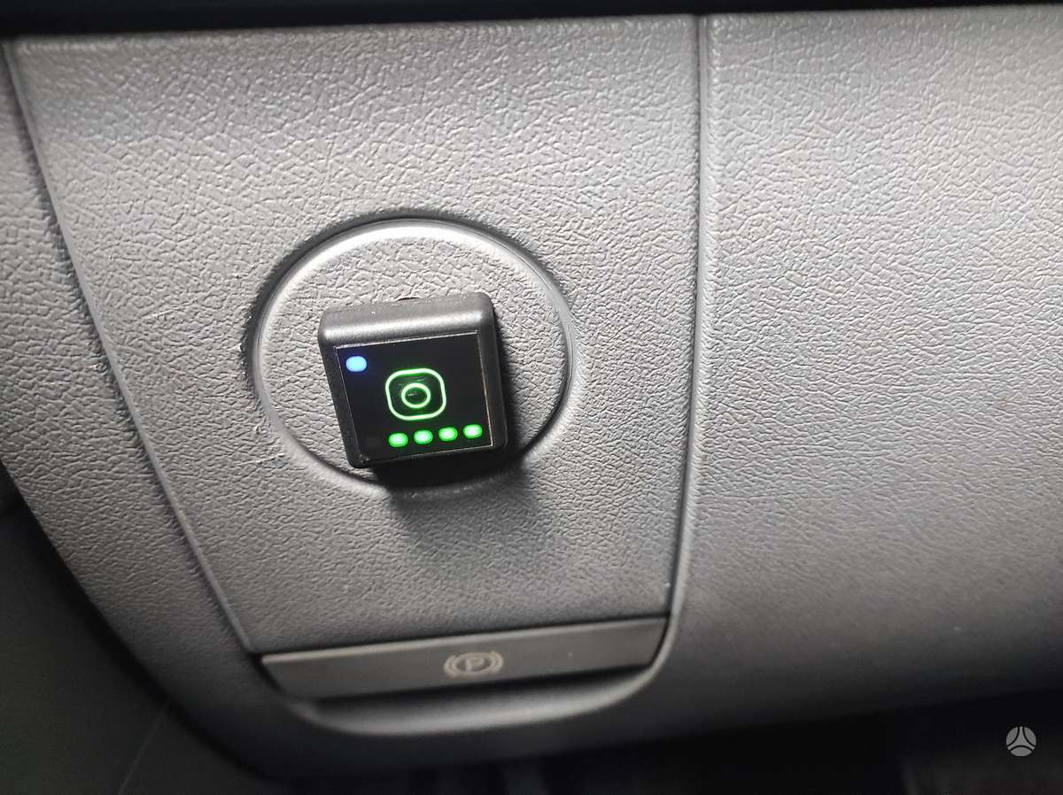 Chrysler 300C 2007 — фото 16