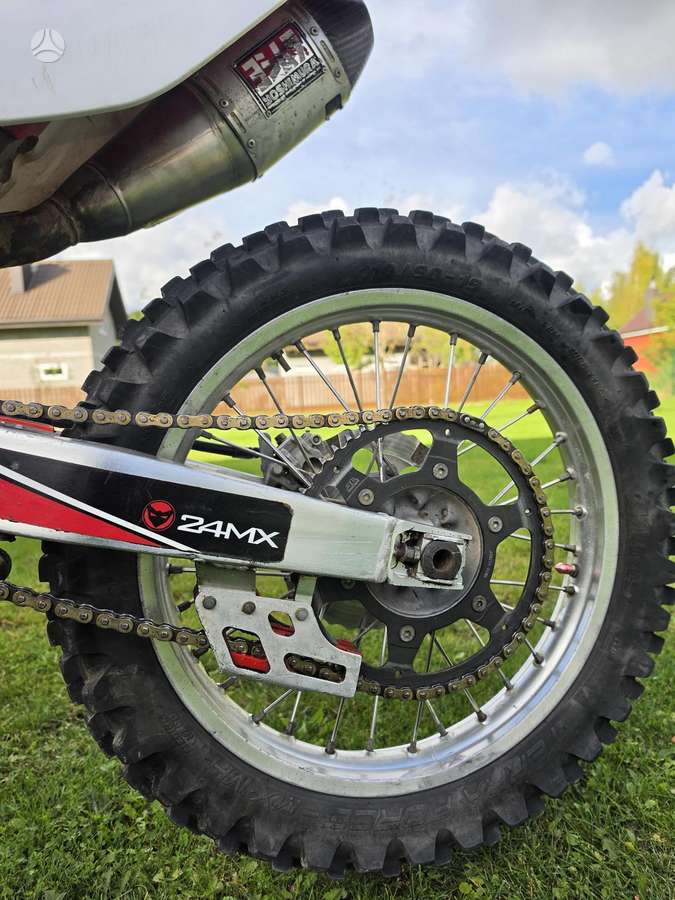 Honda CRF 2006 — engine 450 cm³, 60 HP (44kW)