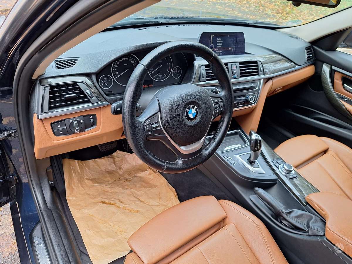 BMW 318 2013 — photo 12
