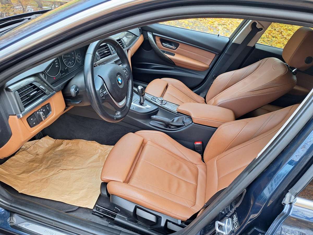 BMW 318 2013 — photo 19
