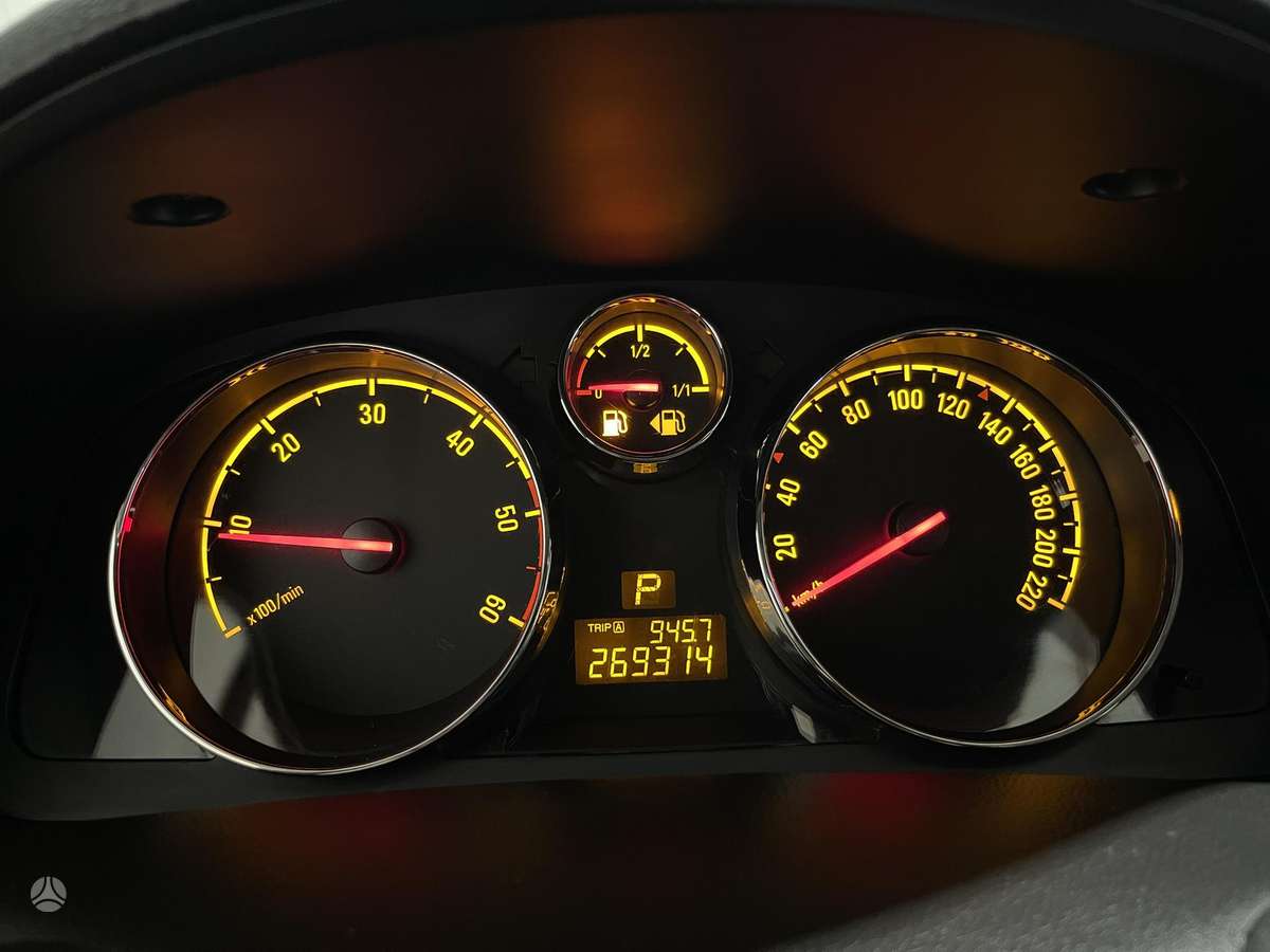 Opel Antara 2011 — photo 13