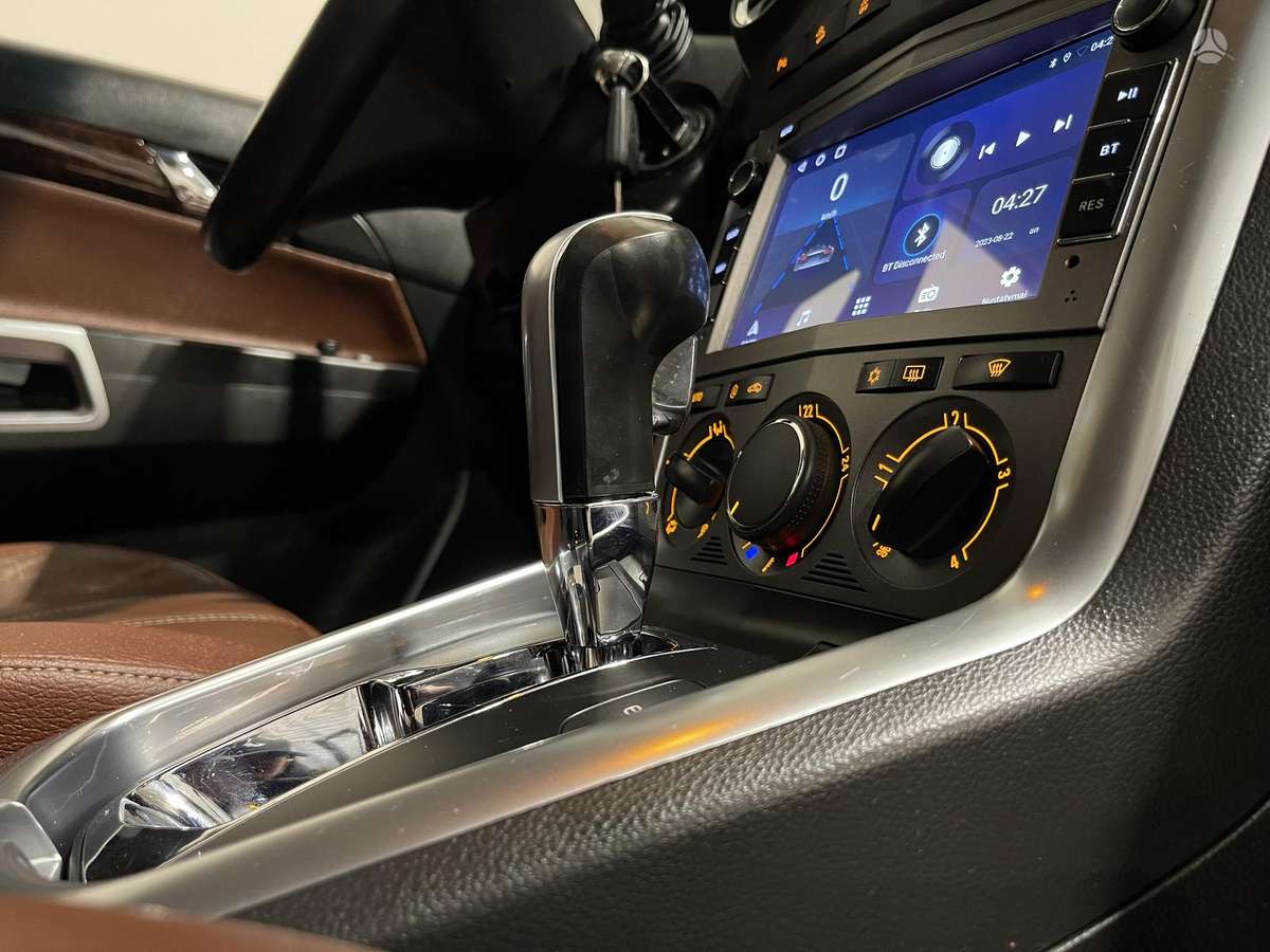 Opel Antara 2011 — photo 21