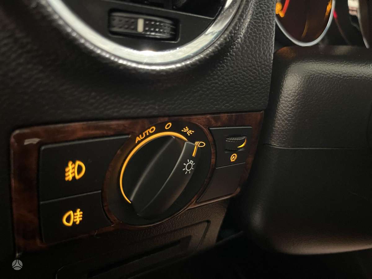 Opel Antara 2011 — photo 23