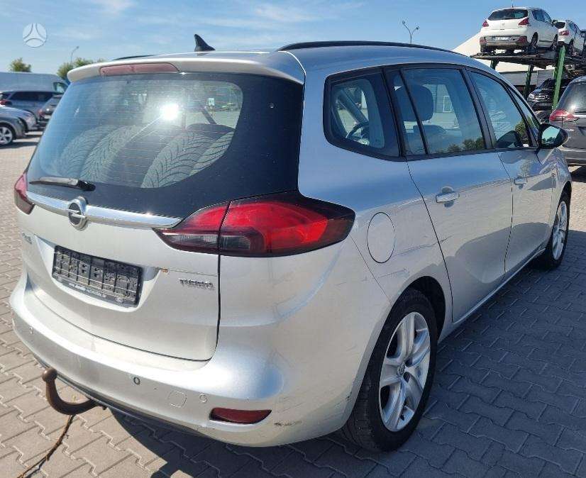 Opel Zafira 2014 — interior
