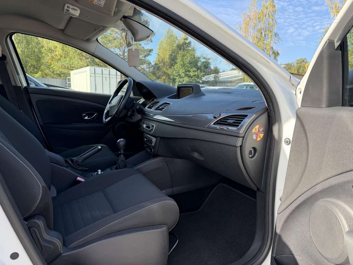 Renault Megane 2015 — photo 15