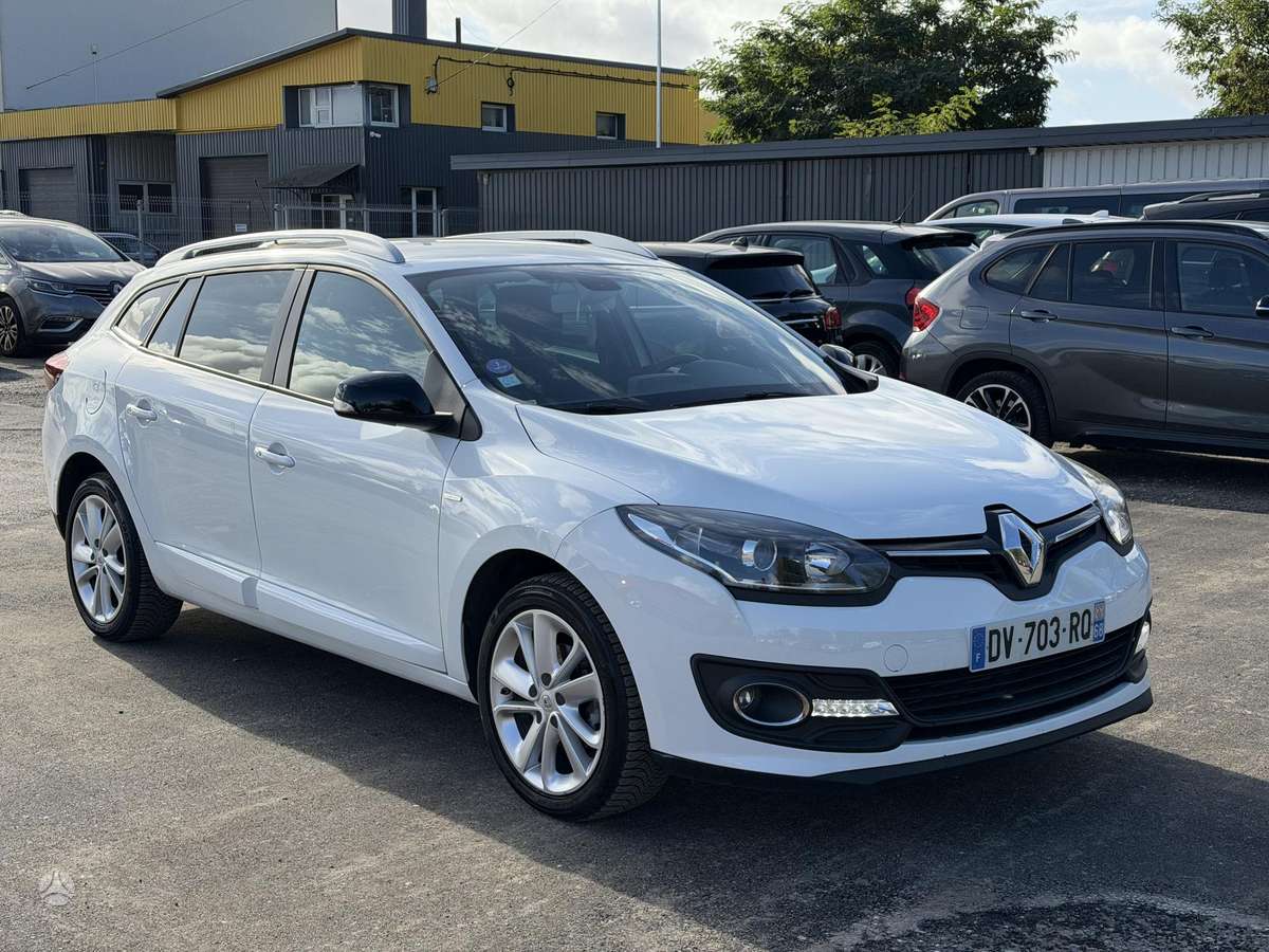 Renault Megane 2015 — rear view