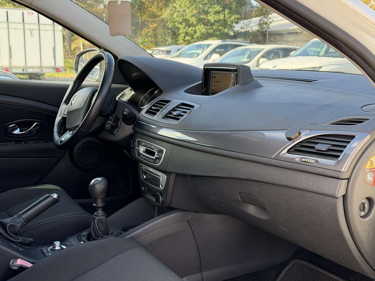 Renault Megane 2015 — photo 9
