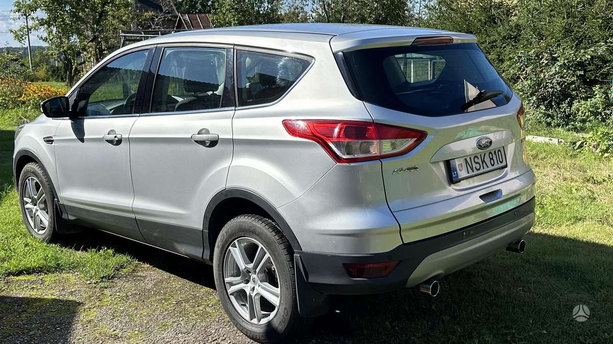 Ford Kuga 2013 — салон
