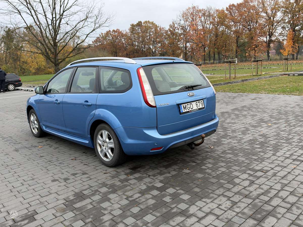 Ford Focus 2011 — photo 6