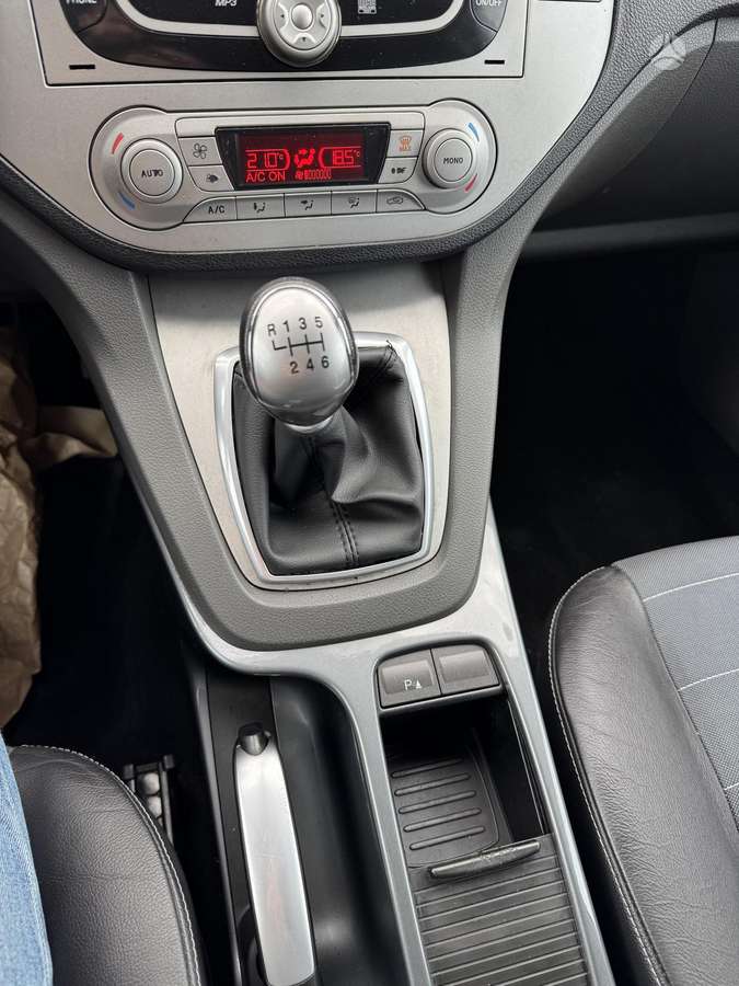 Ford Kuga 2009 — photo 26