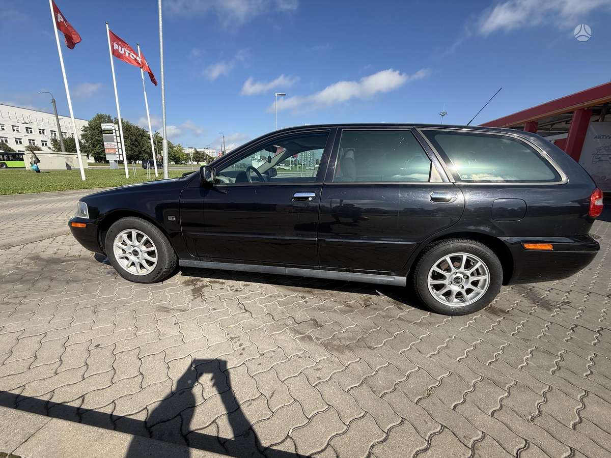 Volvo V40, 2004
