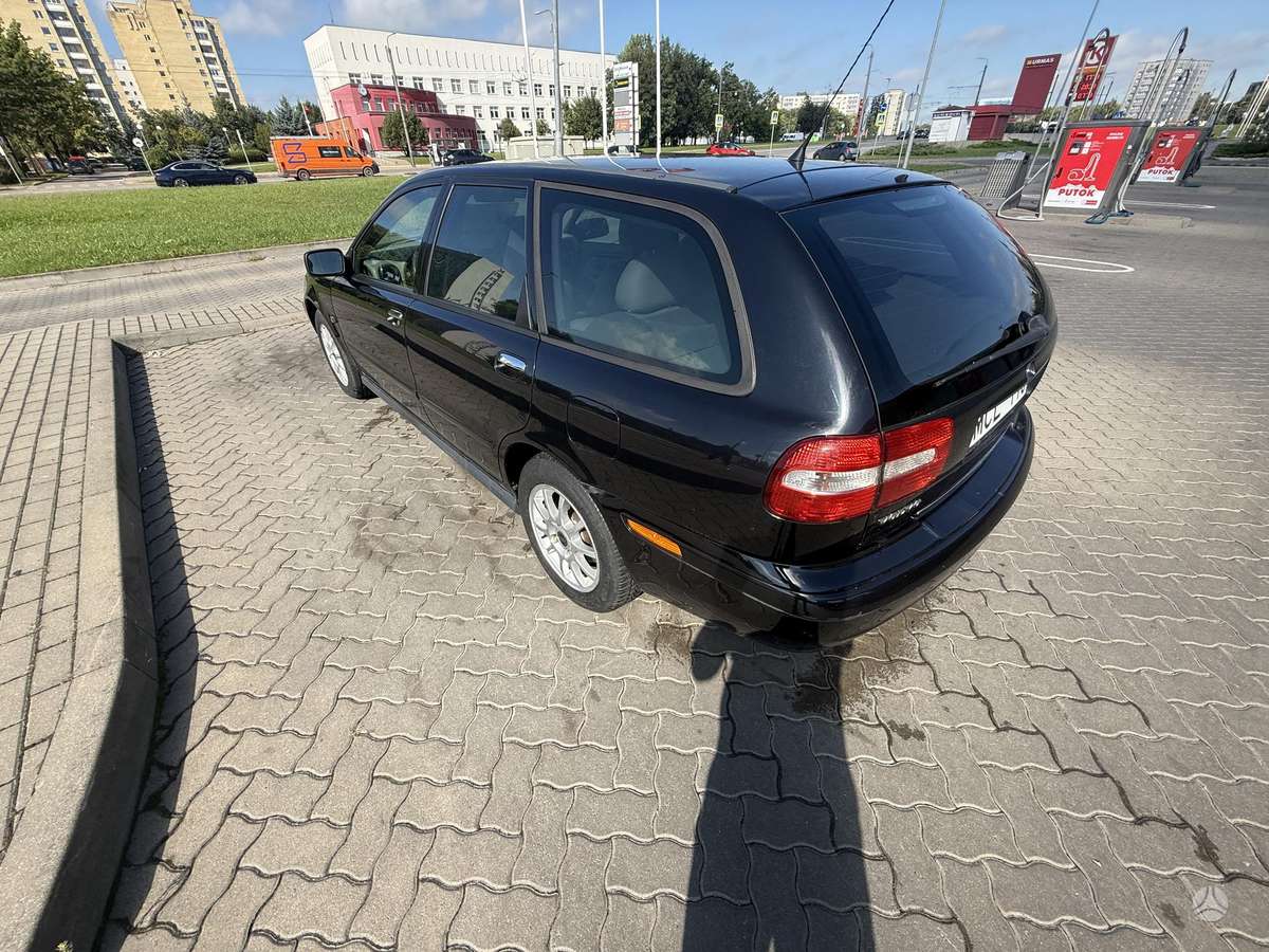 Volvo V40 2004 — photo 10