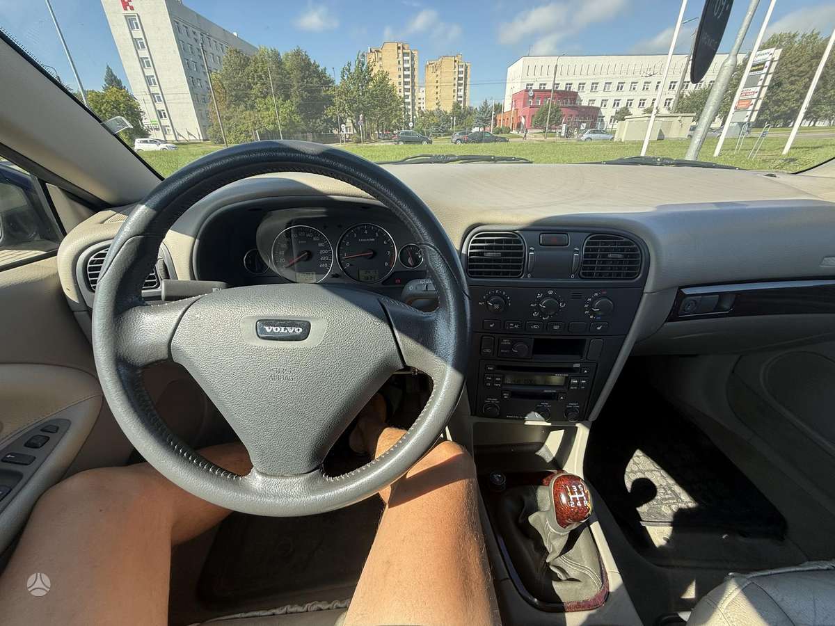 Volvo V40 2004 — photo 15