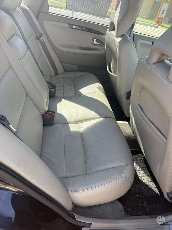 Volvo V40 2004 — photo 17